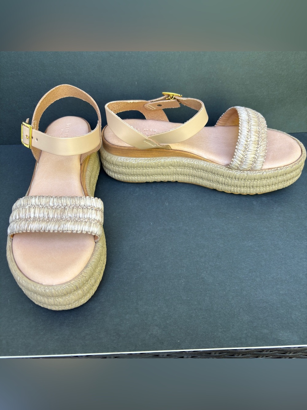 Rare Bernie Merv tan platform slide sandals US nine UK 10 made in Italy